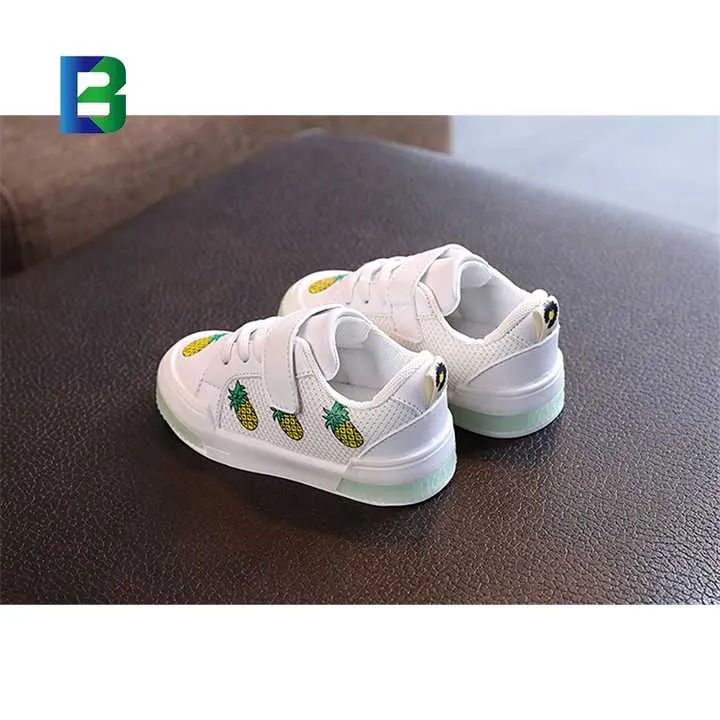 أحذية Barchon nino 2024 الجديدة للأولاد ذوي . Barchon nino 2024 new boys shoes 1-4 years old white