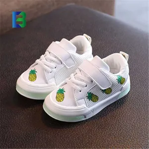 أحذية Barchon nino 2024 الجديدة للأولاد ذوي . Barchon nino 2024 new boys shoes 1-4 years old white
