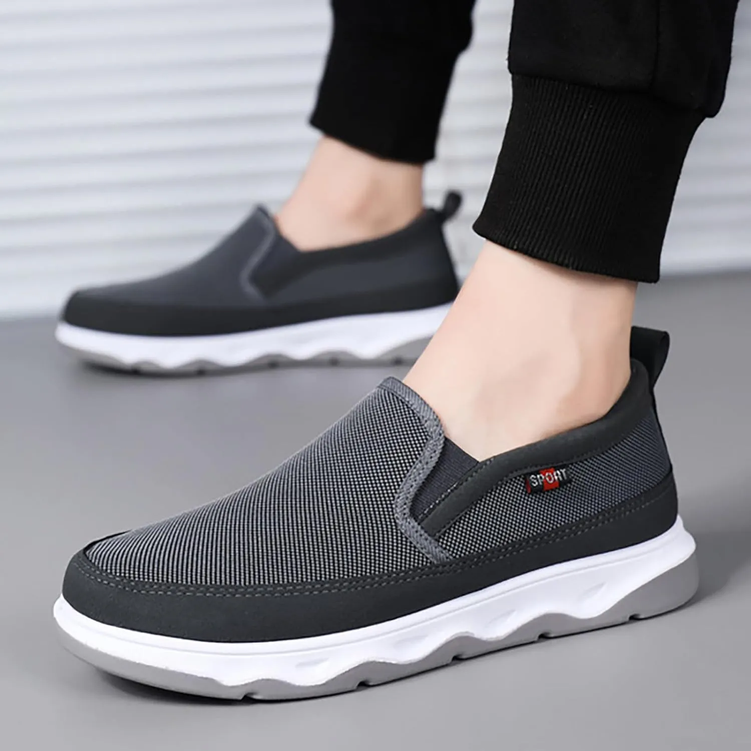 Breathable Diabetic Shoes for Men Casual Sneaker Mesh Breathable Walking Shoe Hook and Loop Orthopedic Sneakers