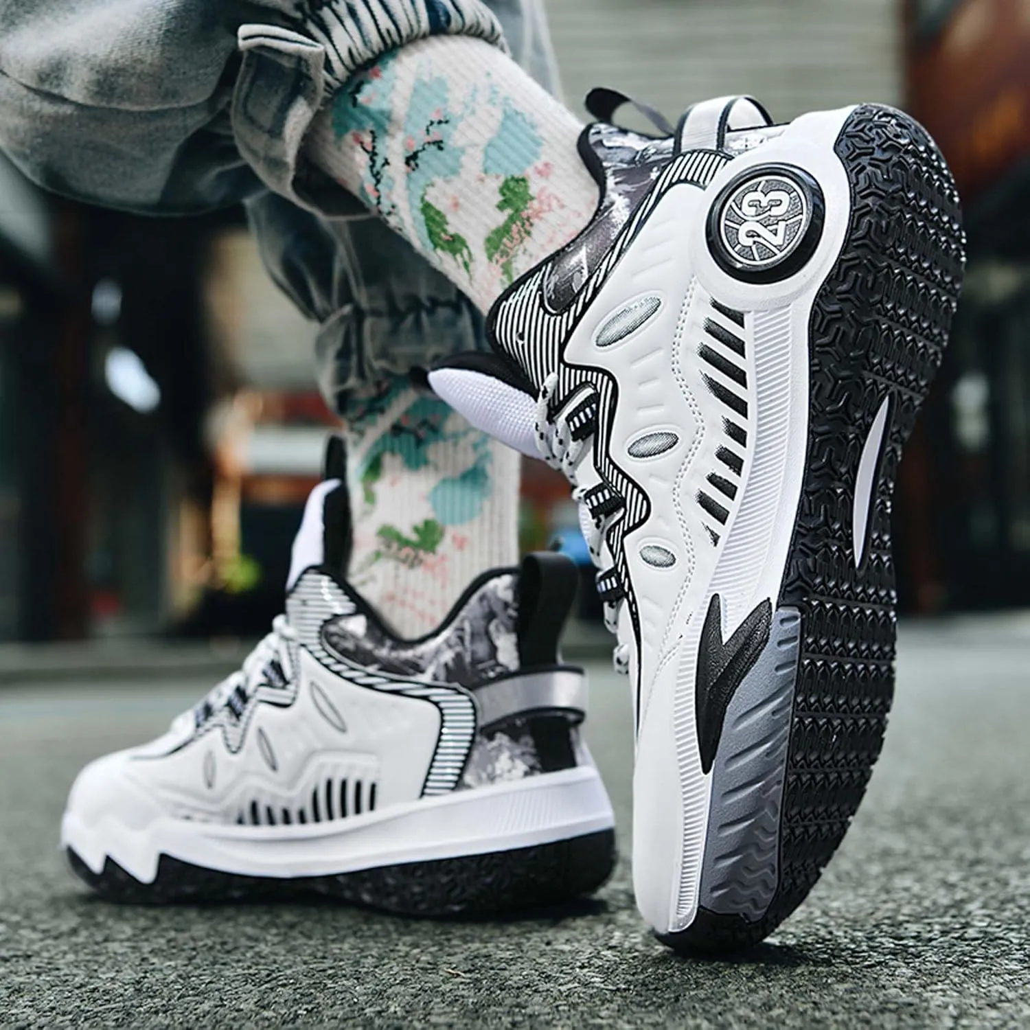 Mens and Womens Lace Up Mid Top Basketball Sneakers Non Slip Rubber Sole Running Shoes Wear Resistant Outdoor Hiking Shoes Lightweight Carrying Casual Walking Shoes Badminton Sneakers