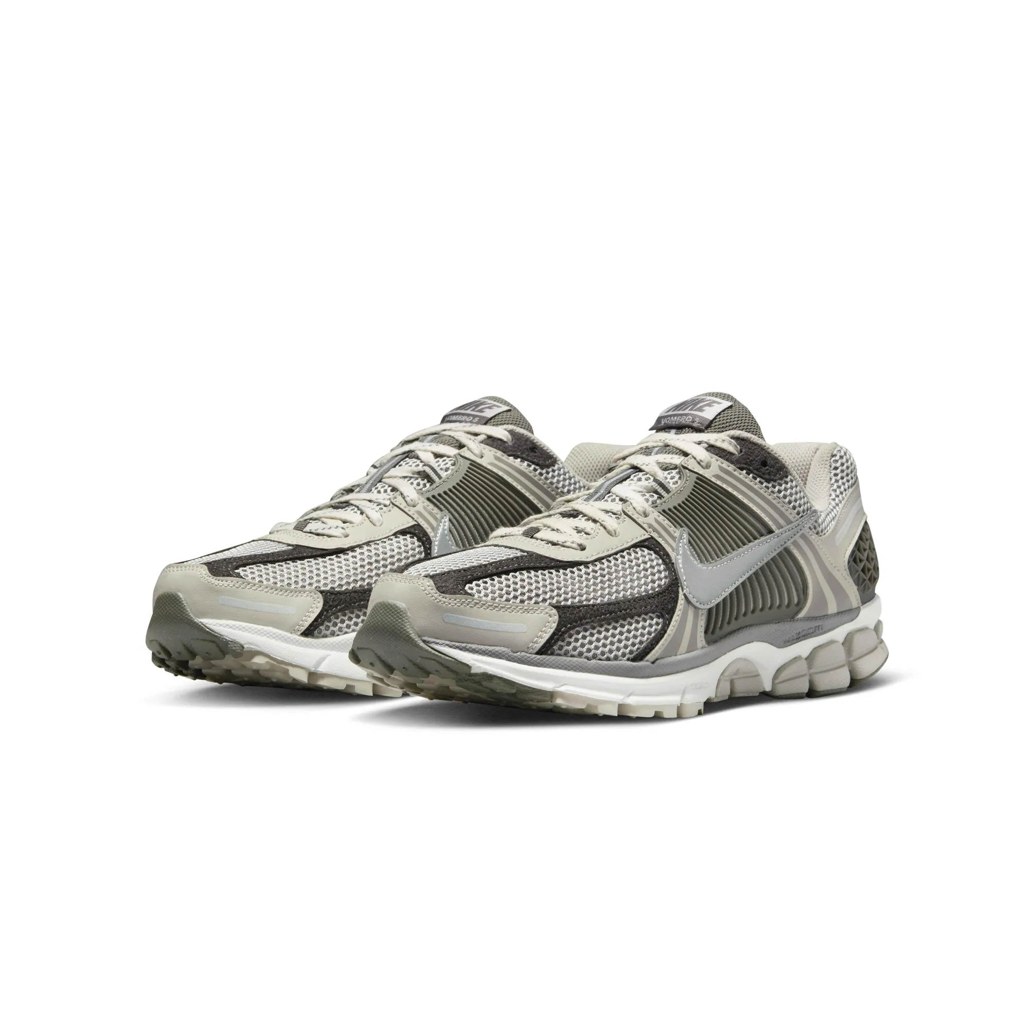 Nike Mens Zoom Vomero 5 PRM Shoes