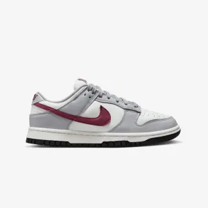 Nike | WMN'S DUNK LOW  { SUMMIT WHITE/ROSEWOOD