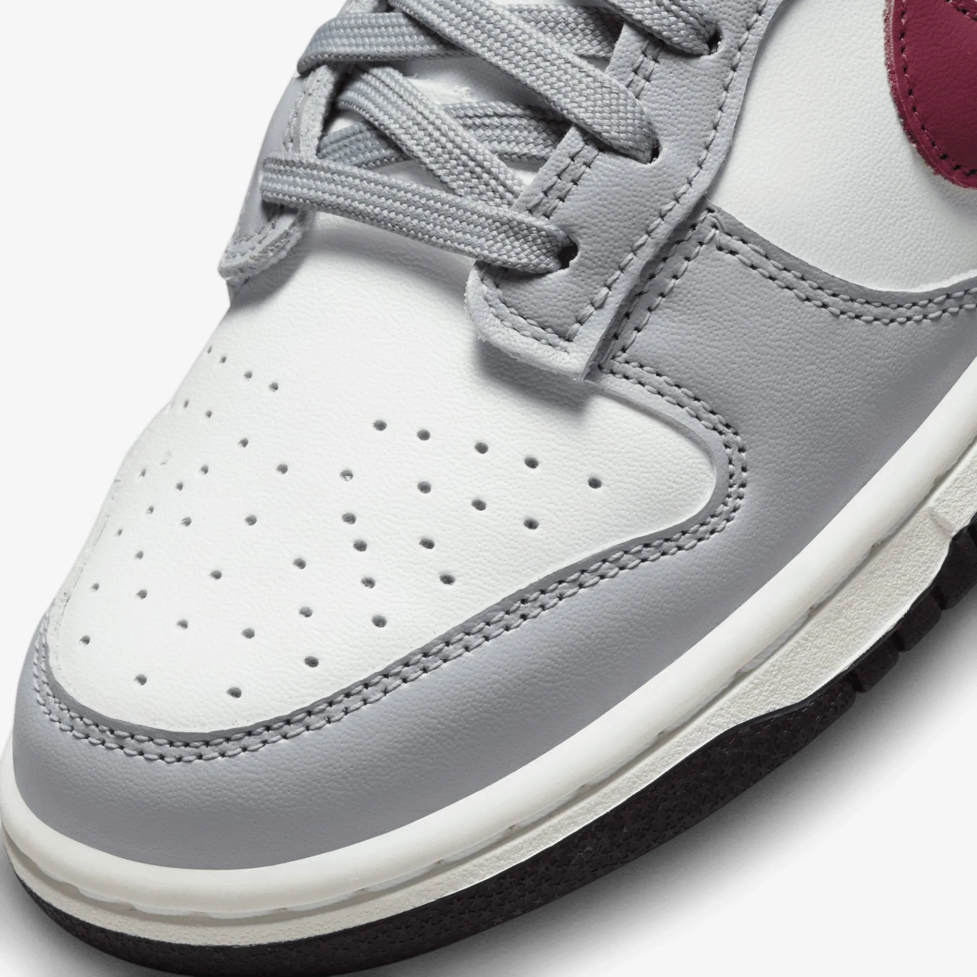 Nike | WMN'S DUNK LOW  { SUMMIT WHITE/ROSEWOOD