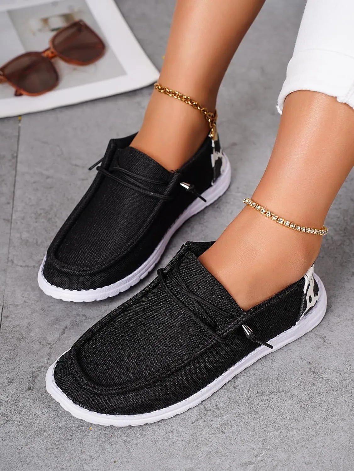 Solid Black Upper Cow Pattern Back Canvas Loafers Elastic Strips Closure Slip-on Sneakers Comfort Walk Boat Shoes Ultralight Breathable Casual Sports Shoes for Women/Men Adults/Teenagers, Couple Shoes