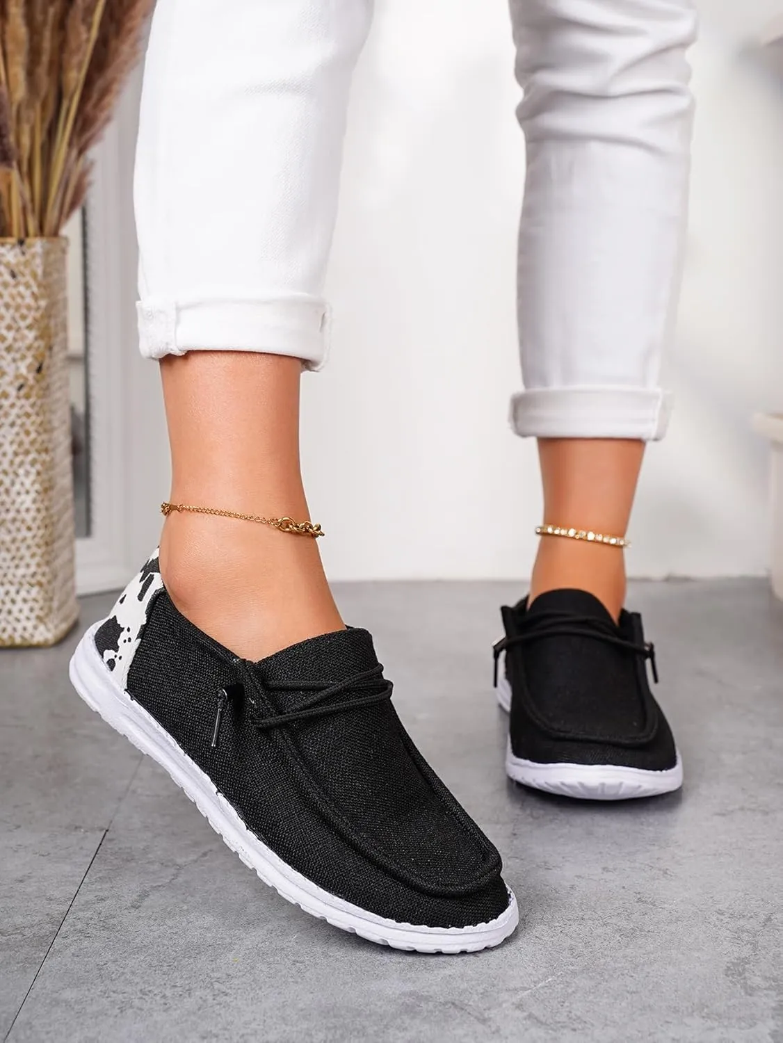 Solid Black Upper Cow Pattern Back Canvas Loafers Elastic Strips Closure Slip-on Sneakers Comfort Walk Boat Shoes Ultralight Breathable Casual Sports Shoes for Women/Men Adults/Teenagers, Couple Shoes