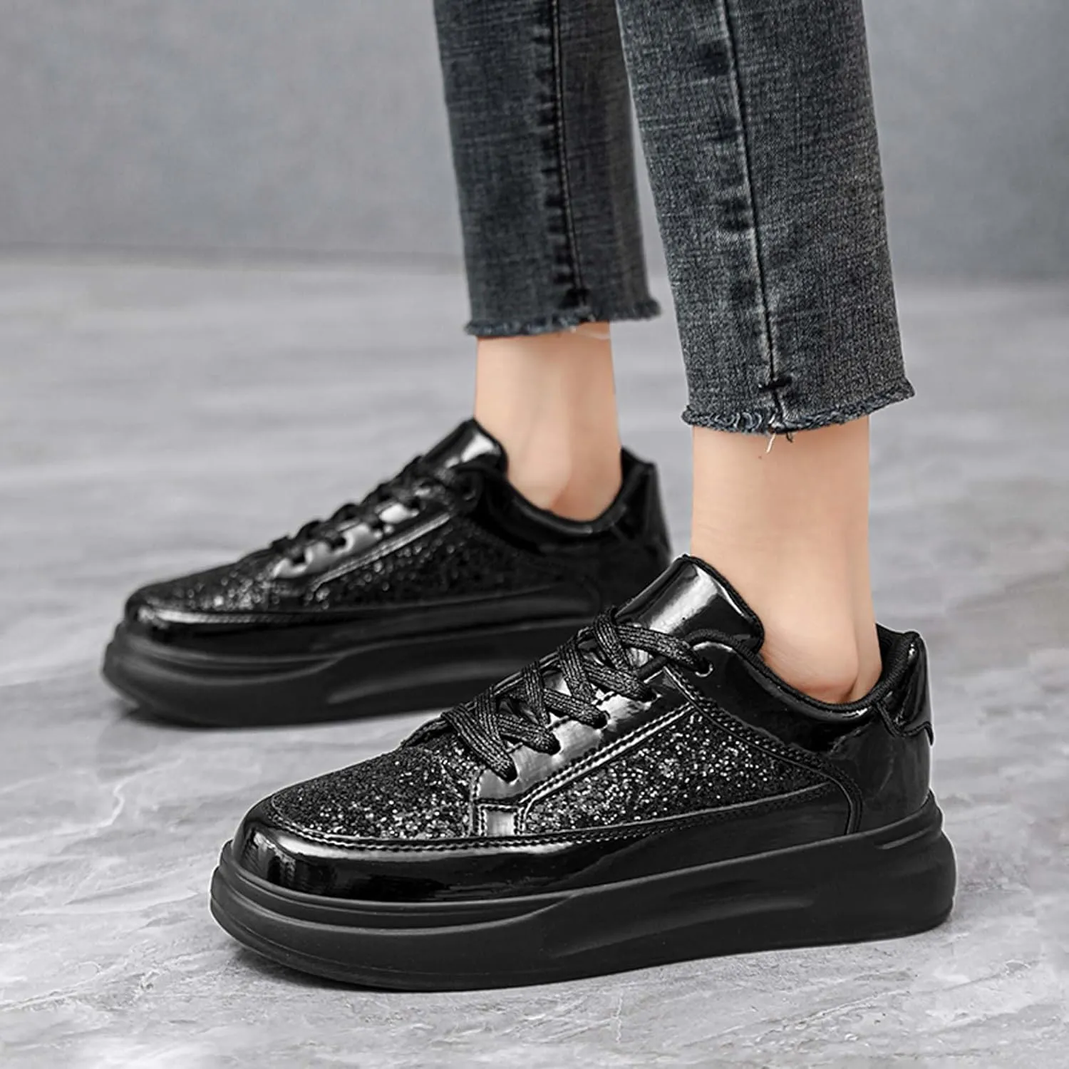 Women's Fashion Tablet Sports Skateboarding Shoes Lace up Tennis Shoes Comfortable Walking Sports Shoes