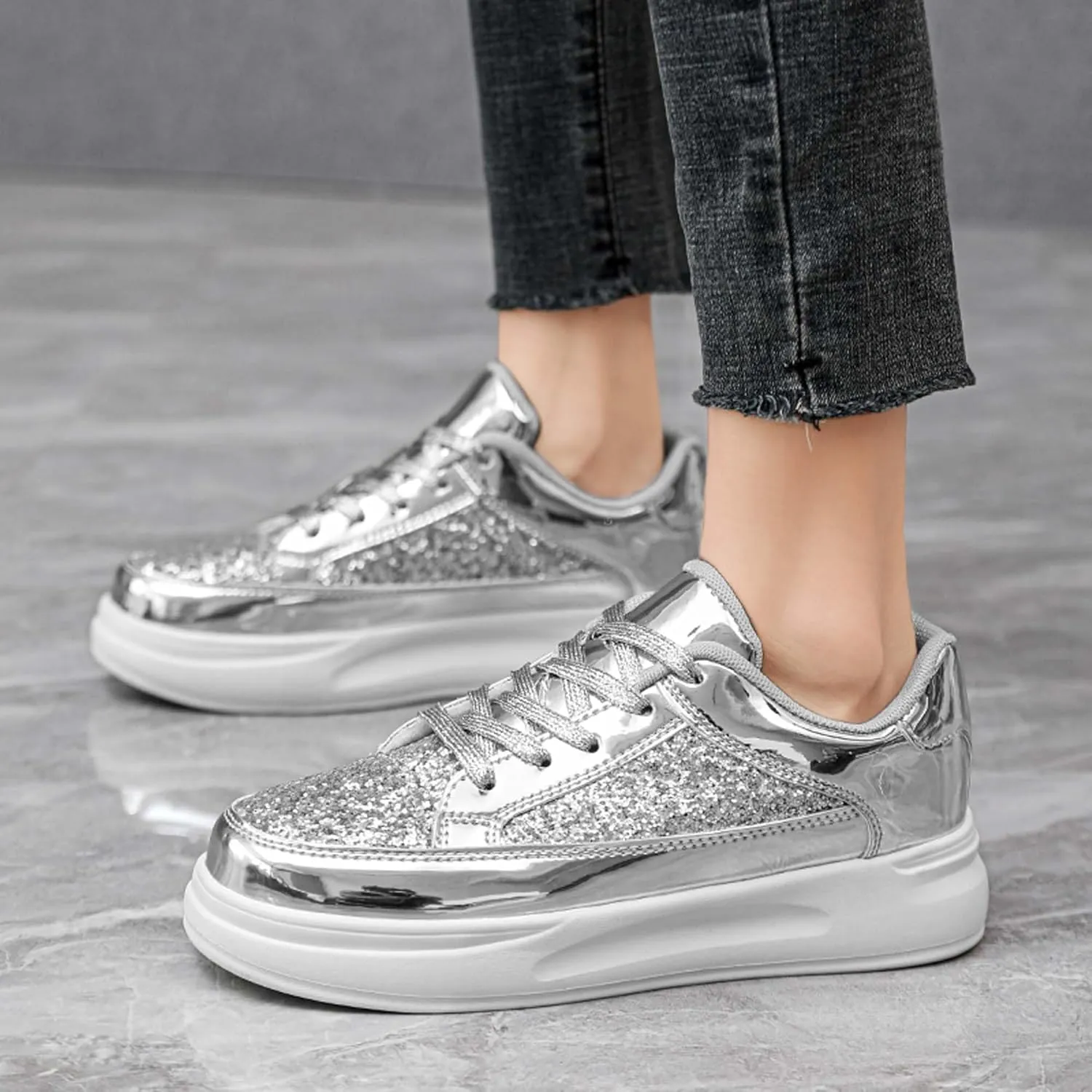 Women's Fashion Tablet Sports Skateboarding Shoes Lace up Tennis Shoes Comfortable Walking Sports Shoes