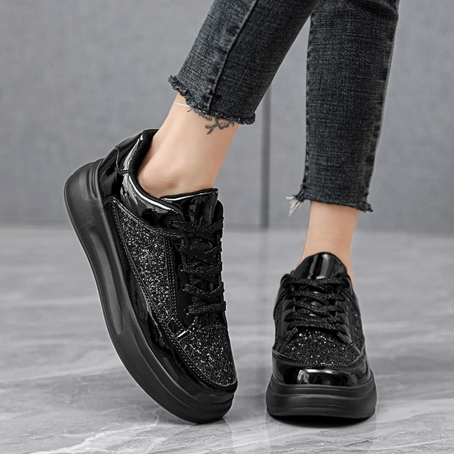 Women's Fashion Tablet Sports Skateboarding Shoes Lace up Tennis Shoes Comfortable Walking Sports Shoes
