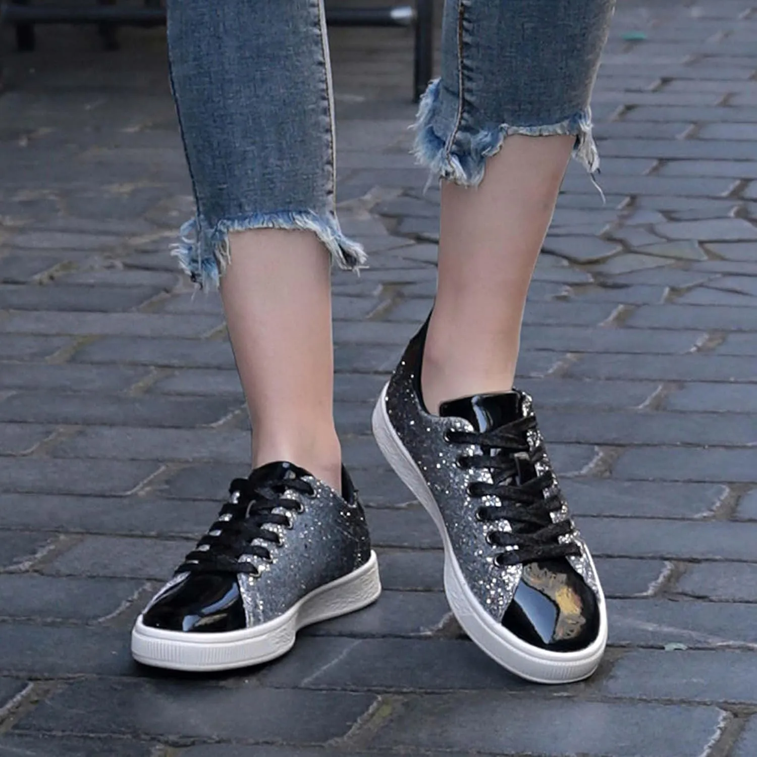Women's Fashionable Colorful Sports Skateboard Shoes Anti Slip Shock-Absorbing Tennis Shoes Ultra Light Breathable Casual Walking Shoes