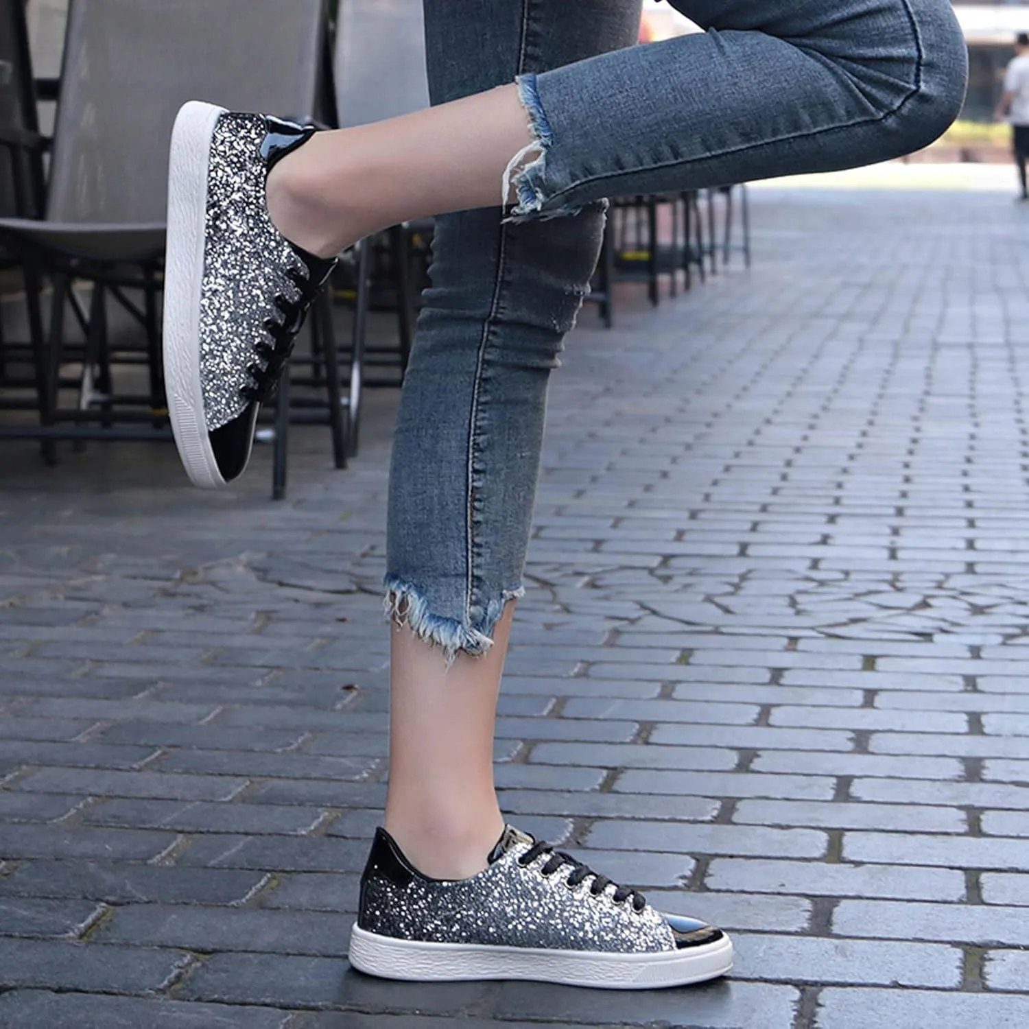 Women's Fashionable Colorful Sports Skateboard Shoes Anti Slip Shock-Absorbing Tennis Shoes Ultra Light Breathable Casual Walking Shoes