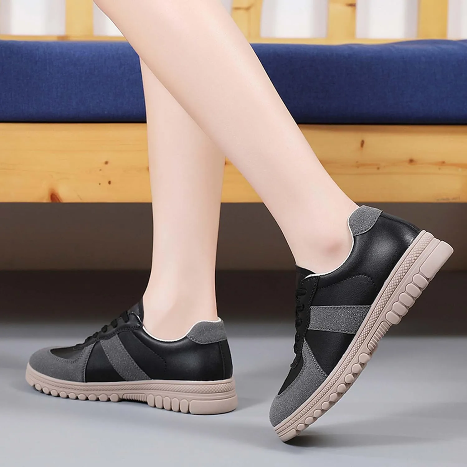 Women's Five Colored Lace Up Low Cut Skateboard Shoes, Anti Slip, Wear-Resistant, Soft Sports Shoes, Fashionable Short Distance Running Shoes, Winter Breathable Casual Shoes