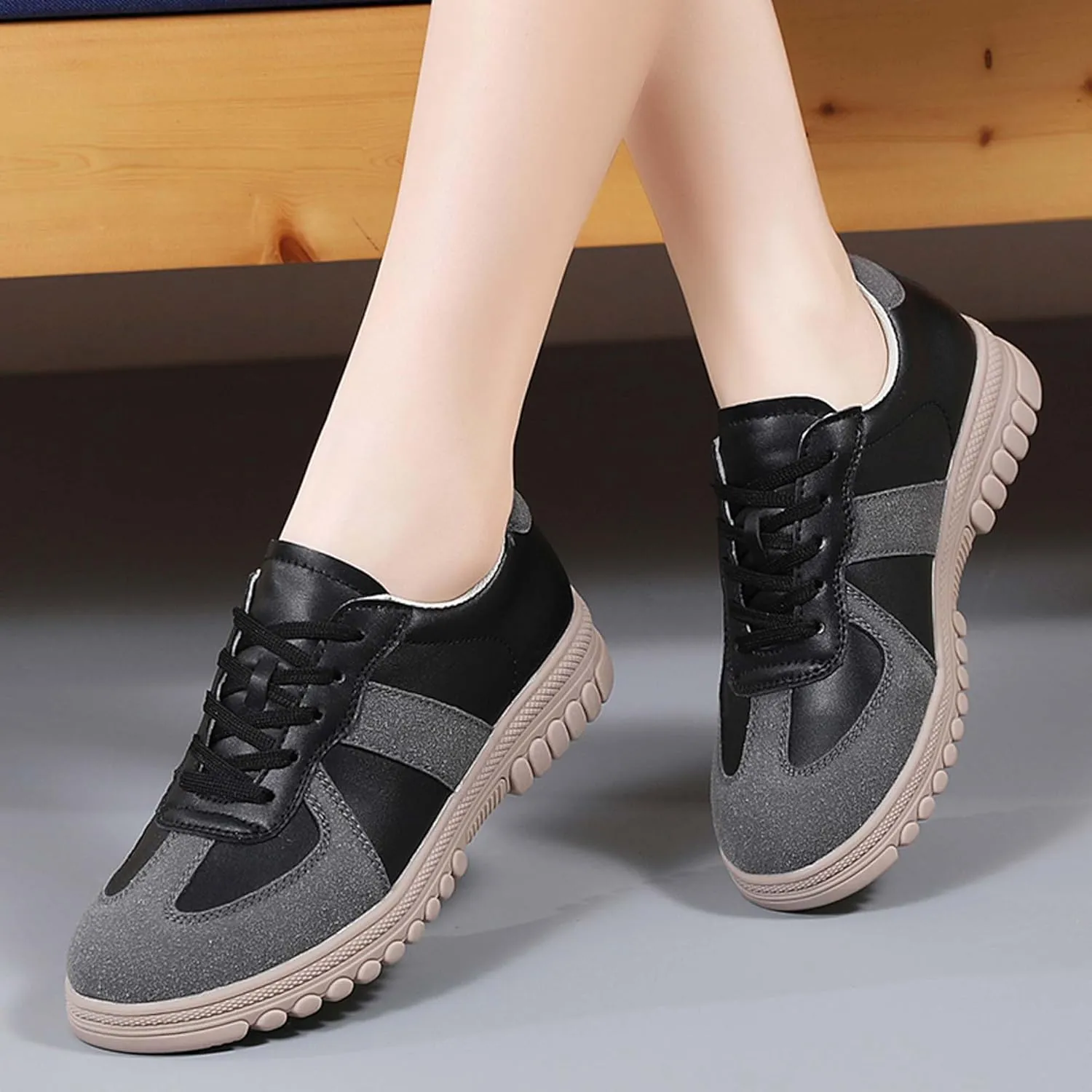 Women's Five Colored Lace Up Low Cut Skateboard Shoes, Anti Slip, Wear-Resistant, Soft Sports Shoes, Fashionable Short Distance Running Shoes, Winter Breathable Casual Shoes