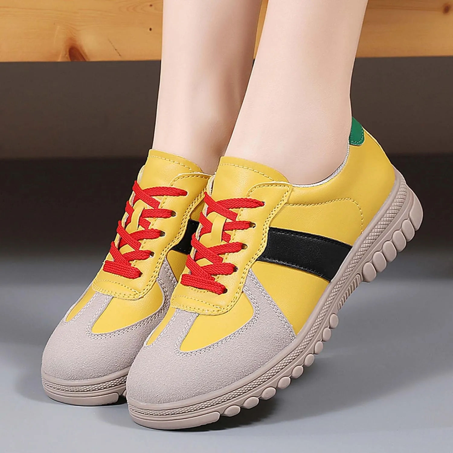 Women's Five Colored Lace Up Low Cut Skateboard Shoes, Anti Slip, Wear-Resistant, Soft Sports Shoes, Fashionable Short Distance Running Shoes, Winter Breathable Casual Shoes