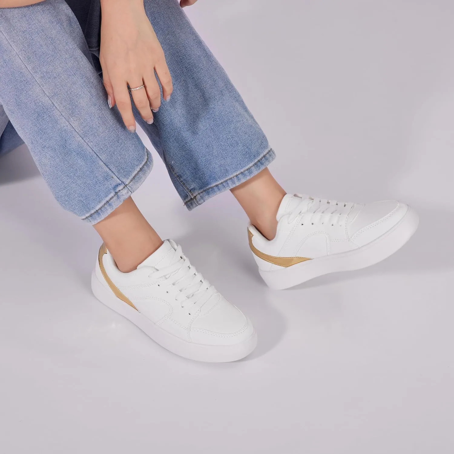 Women's Skateboard Shoes Fashion Casual Sneakers Low Top Lightweight Comfortable Lace-Up Leather Non Slip Shoe